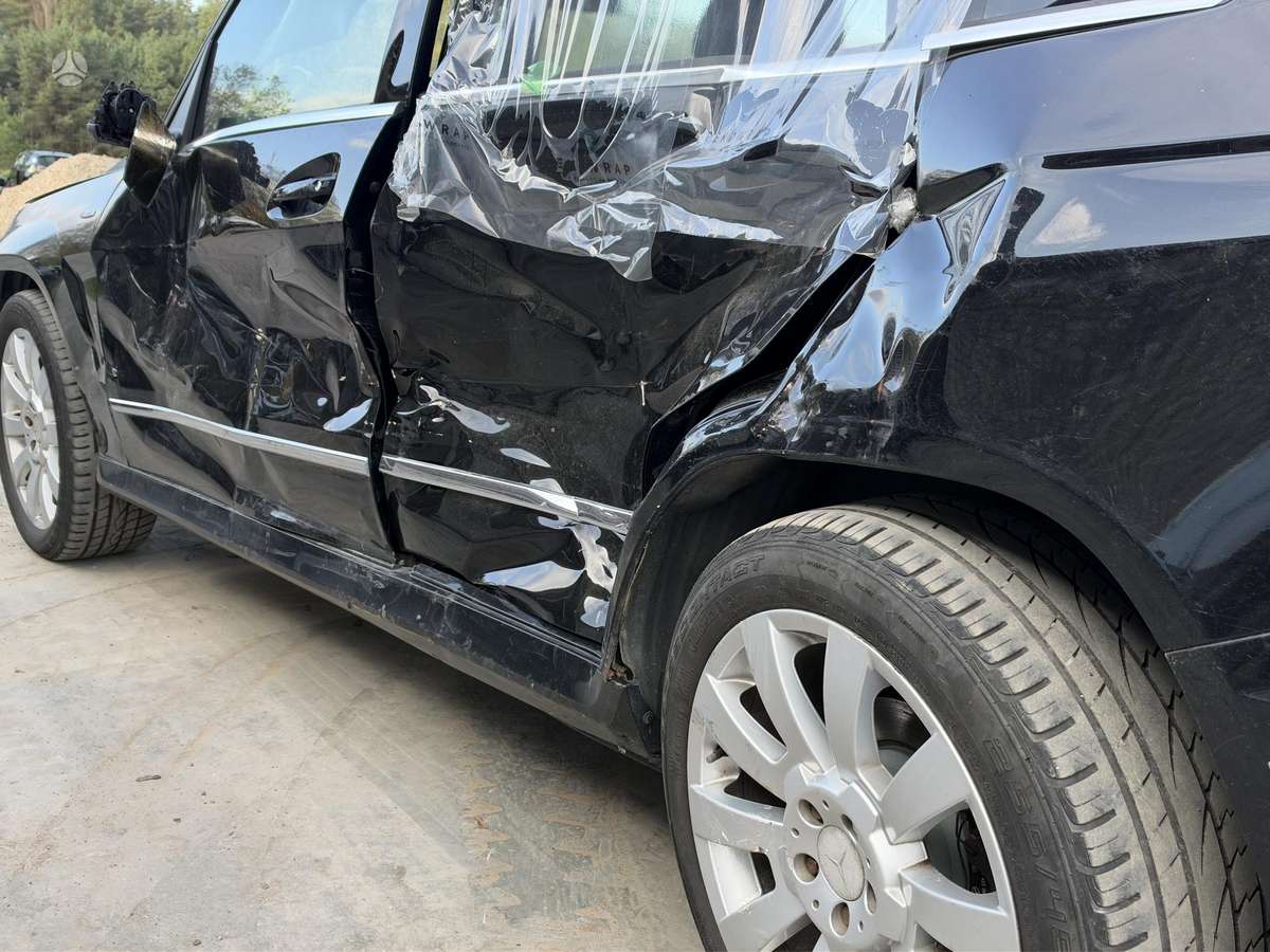 Mercedes-Benz GLK220 2011 — photo 12