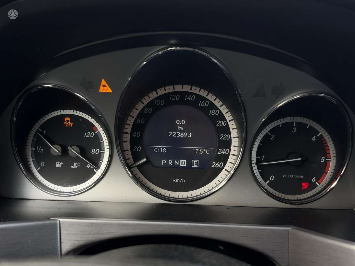 Mercedes-Benz GLK220 2011 — photo 15
