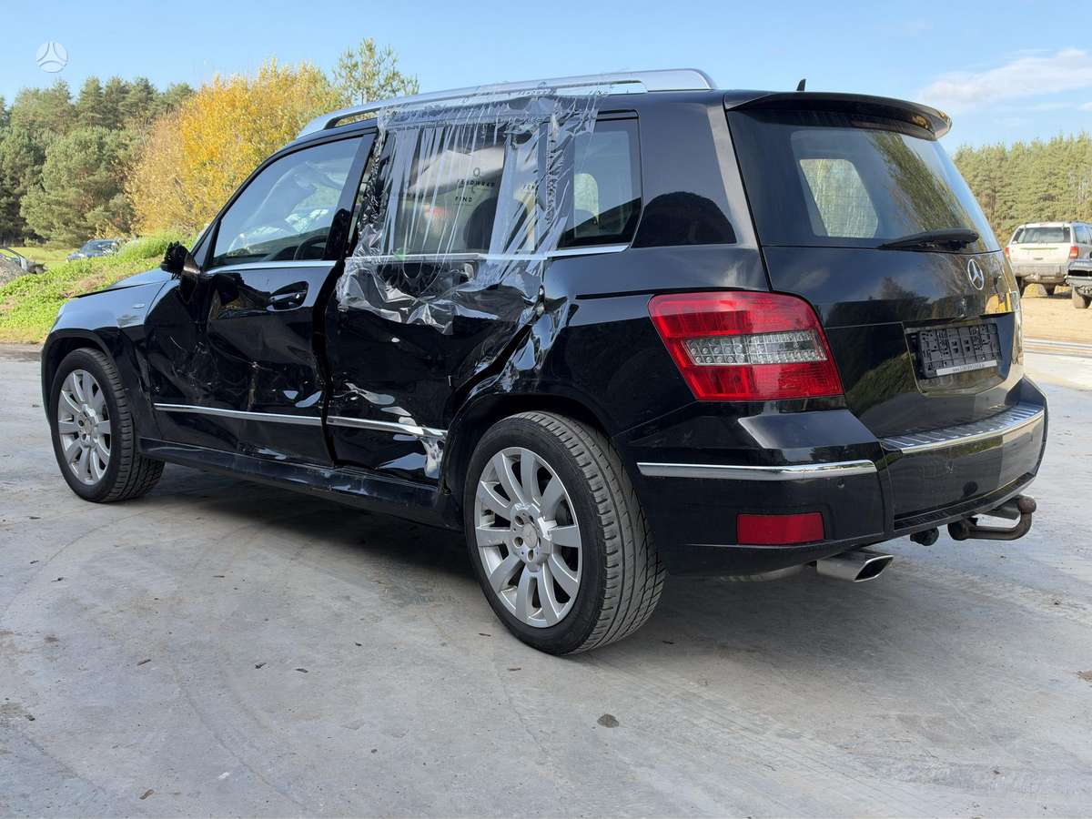 Mercedes-Benz GLK220 2011 — engine 2143 cm³, 170 HP (125kW)
