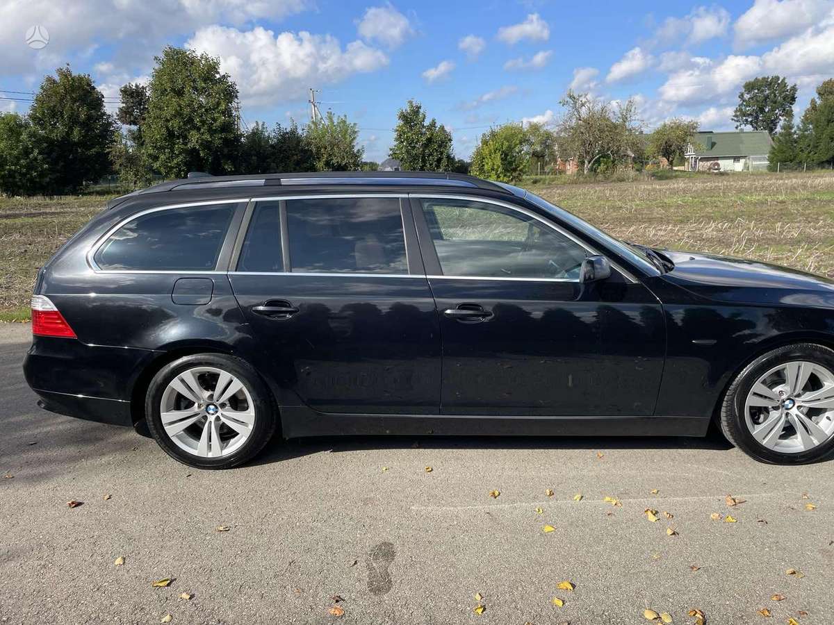 BMW 520 2007 — салон