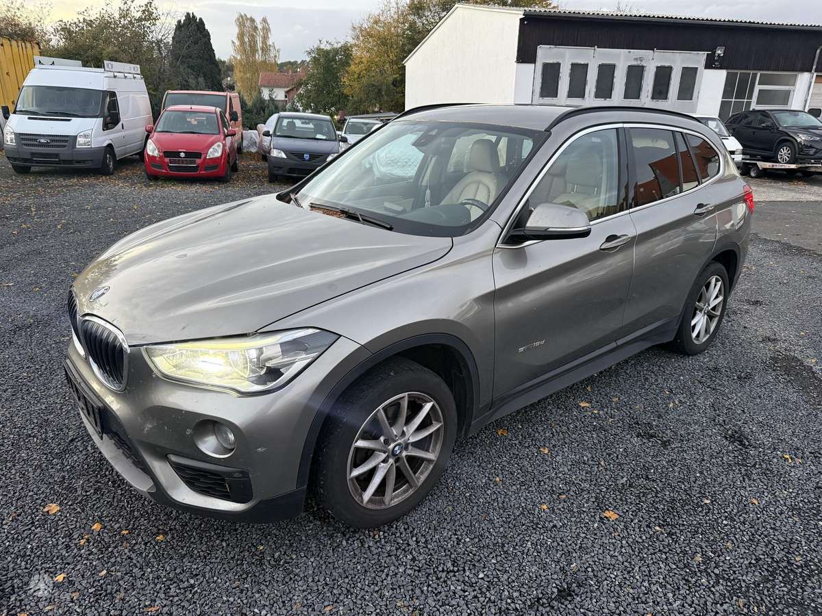 BMW X1 2015 — салон