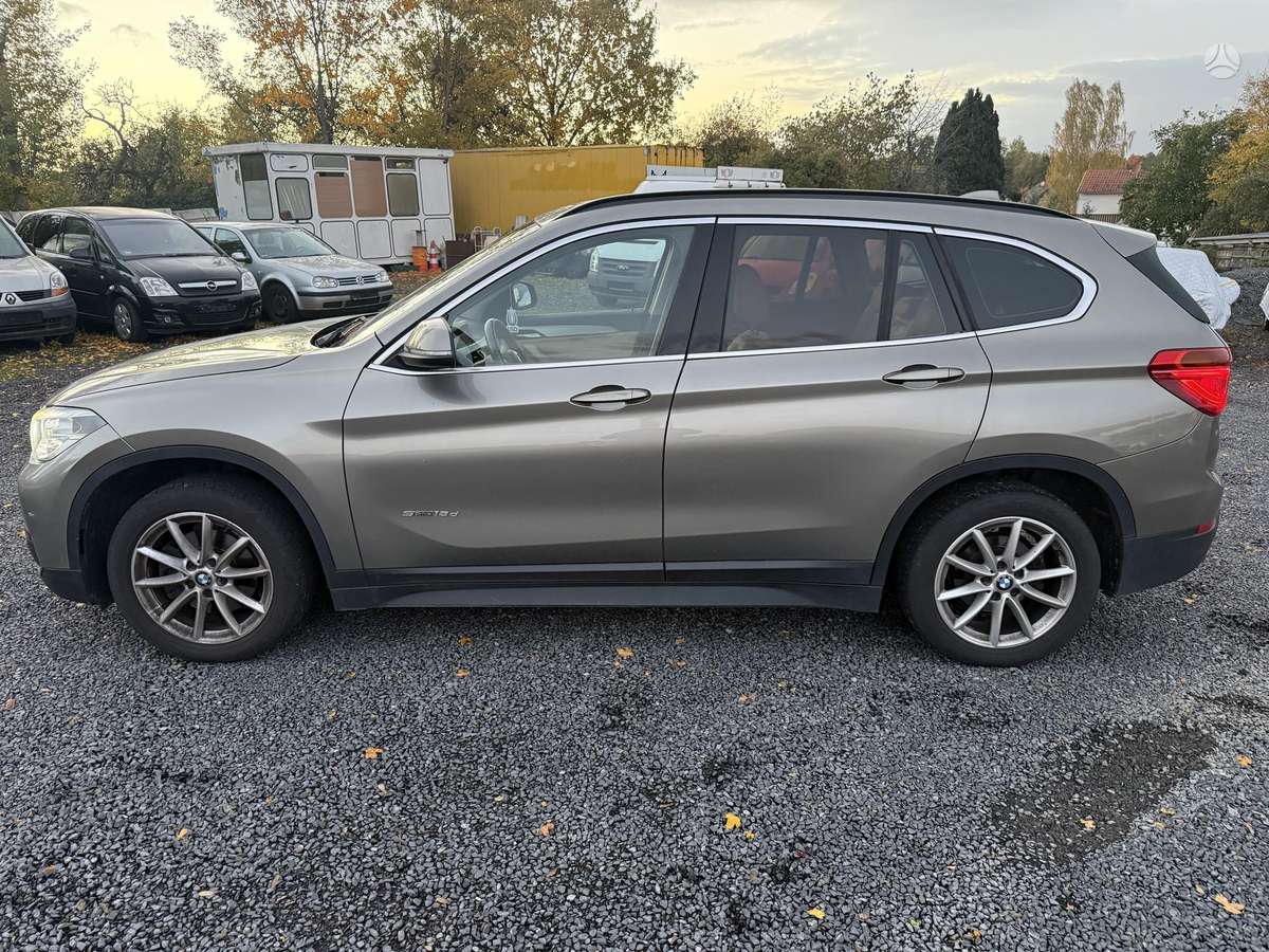 BMW X1 2015 — фото 8
