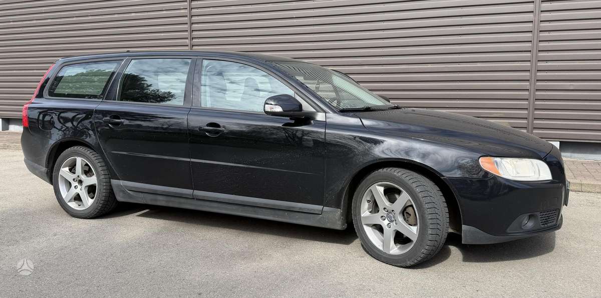 Volvo V70 2010 — двигун 1997 cm³, 136 HP (100kW)