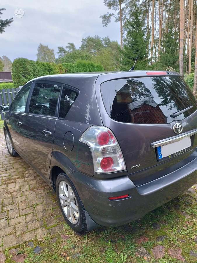 Toyota Corolla 2009 — двигун 2200 cm³, 136 HP (100kW)