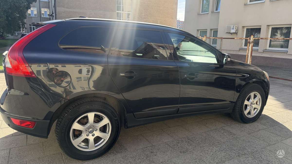 Volvo XC60 2012 — engine 1984 cm³, 163 HP (120kW)