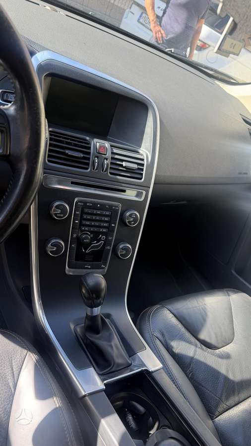 Volvo XC60 2012 — photo 5