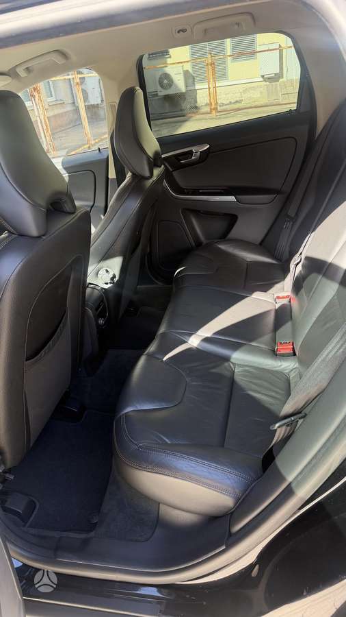 Volvo XC60 2012 — photo 6