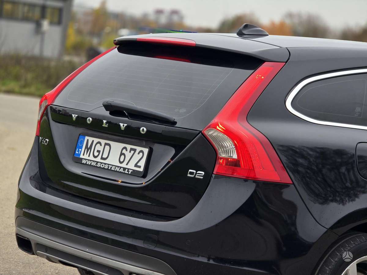 Volvo V60 2013 — photo 11