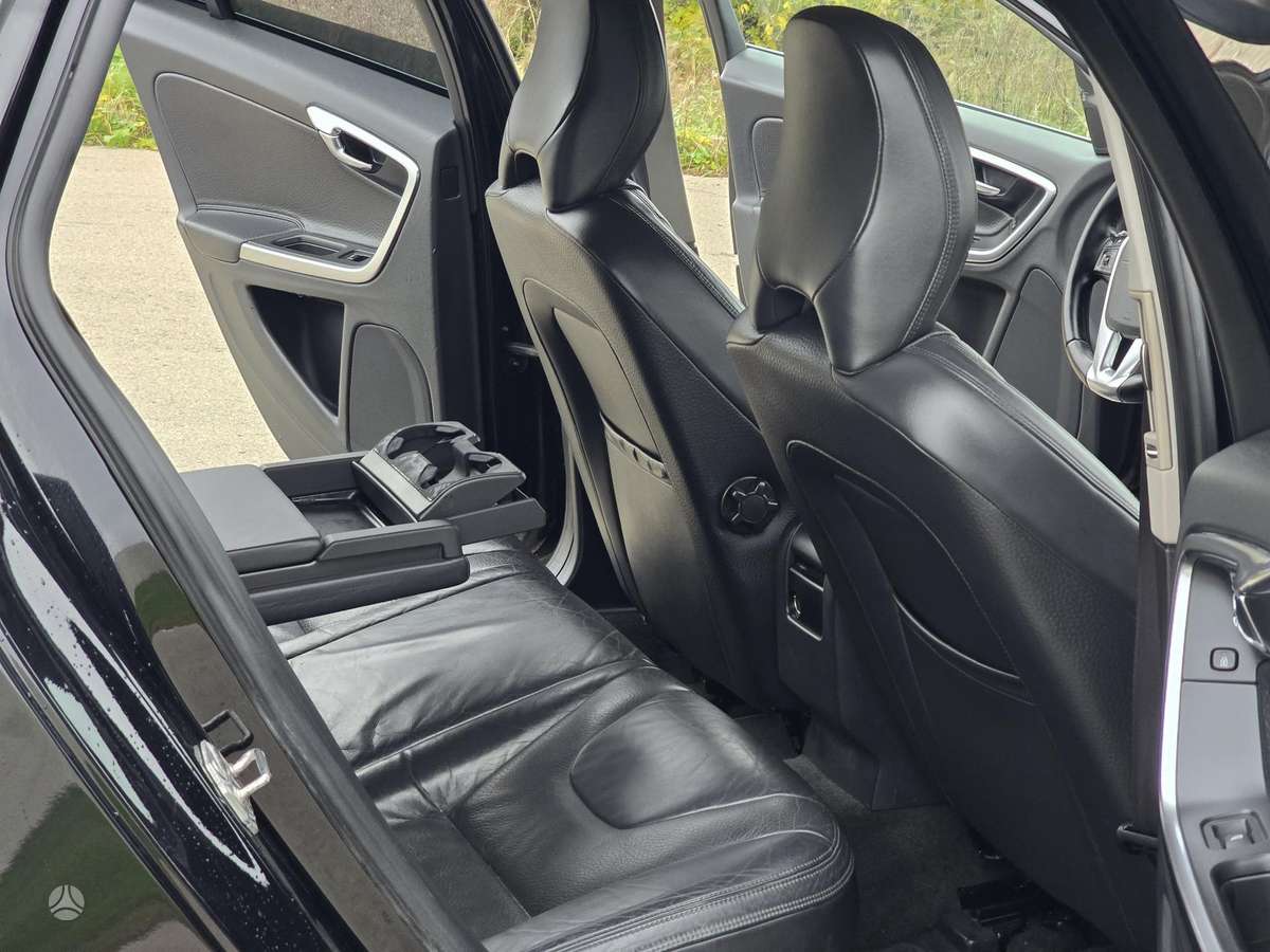 Volvo V60 2013 — photo 18