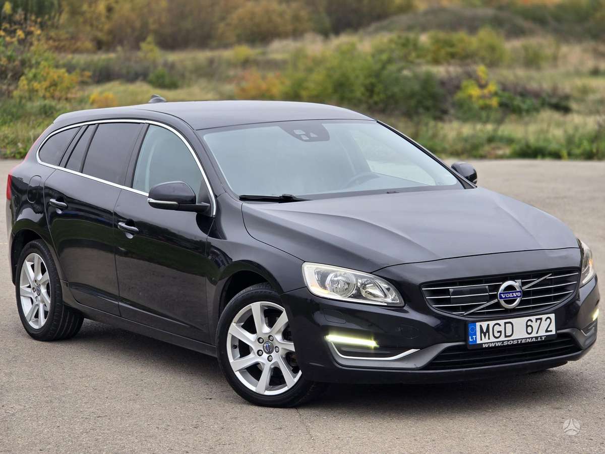 Volvo V60 2013 — rear view