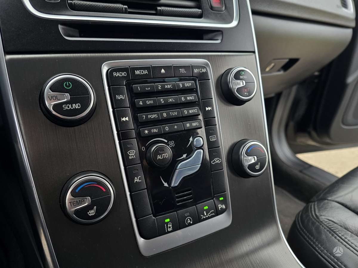Volvo V60 2013 — photo 21