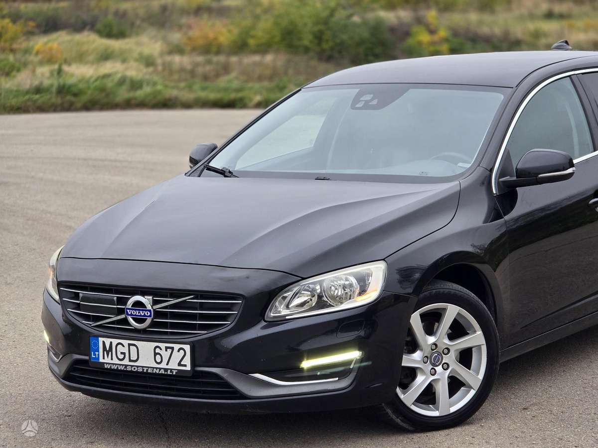 Volvo V60 2013 — interior