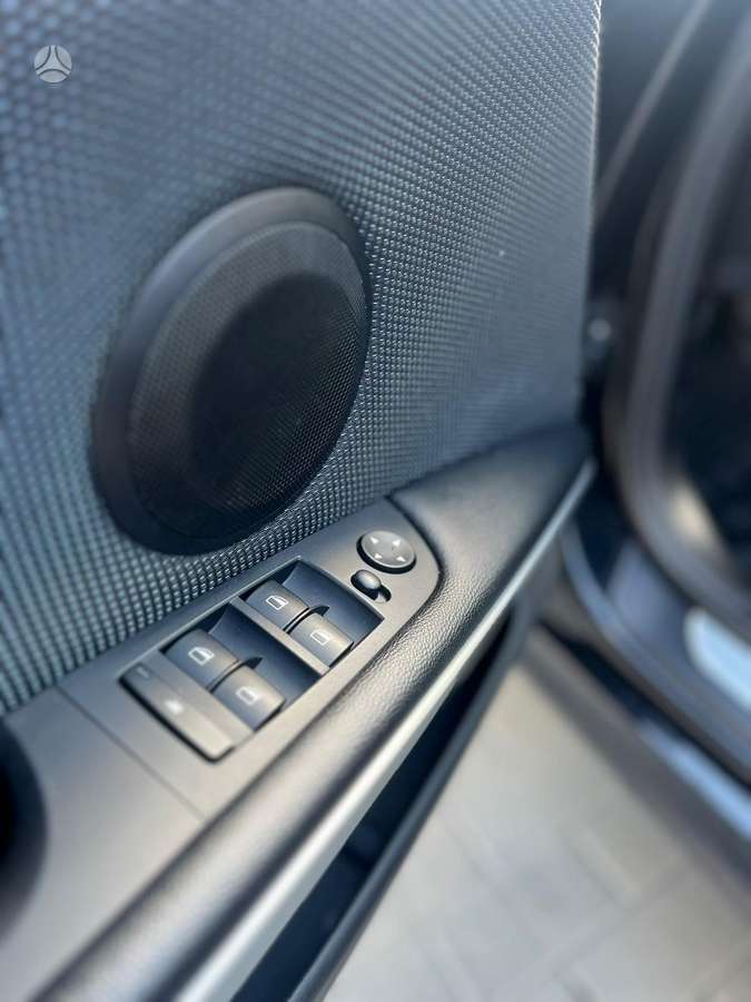 BMW 320 2011 — фото 11