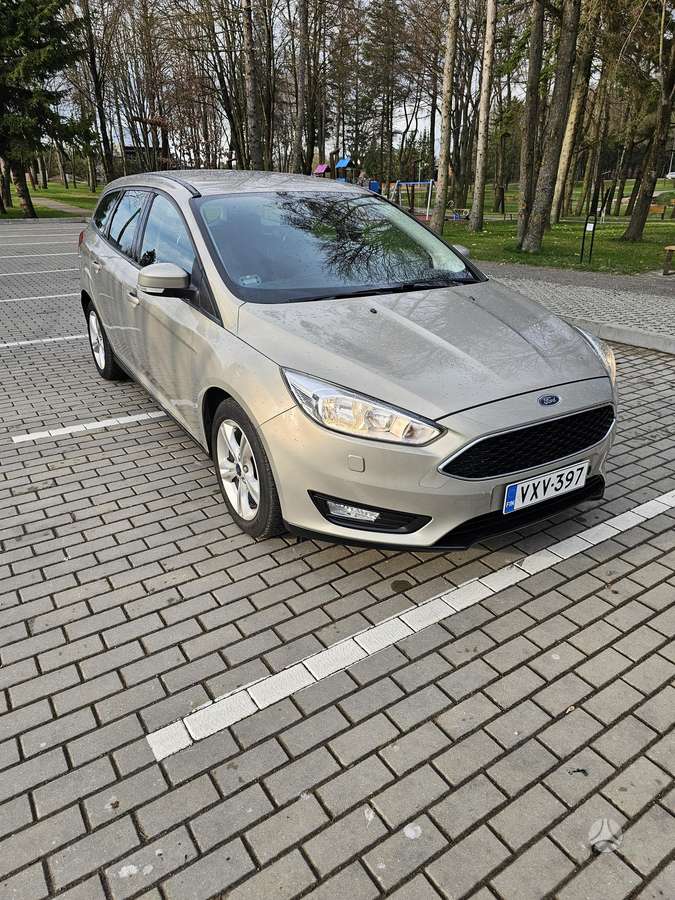Ford Focus 2015 — вигляд ззаду