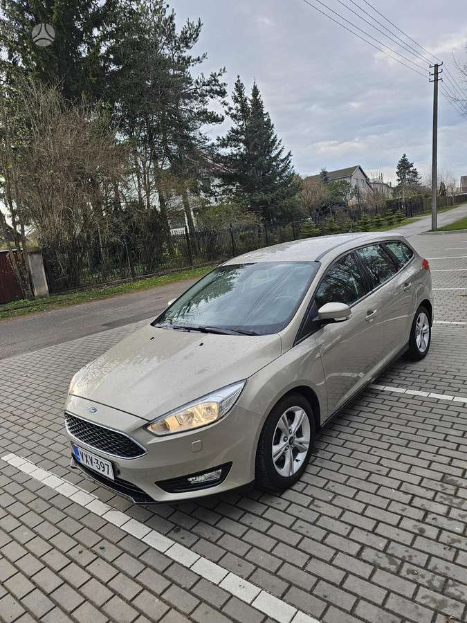 Ford Focus 2015 — салон