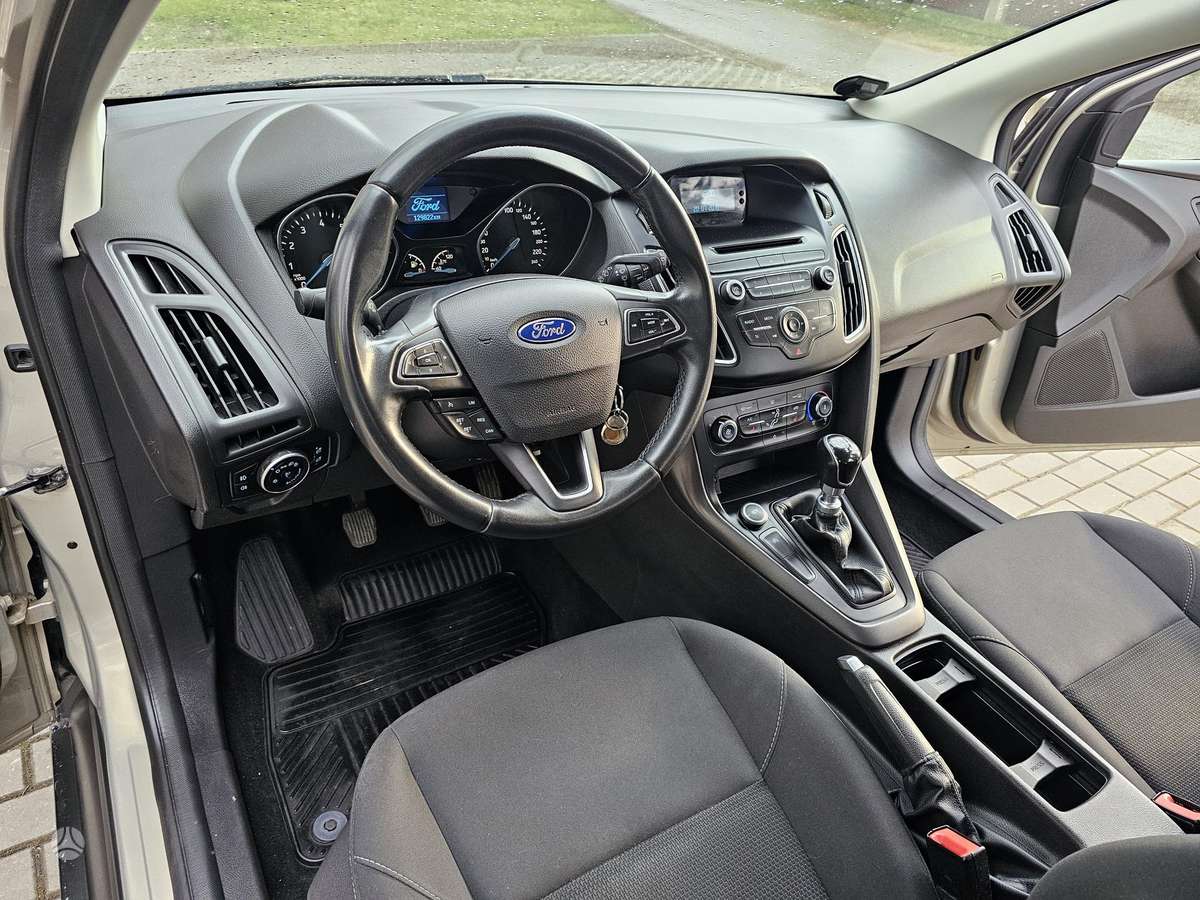 Ford Focus 2015 — фото 9