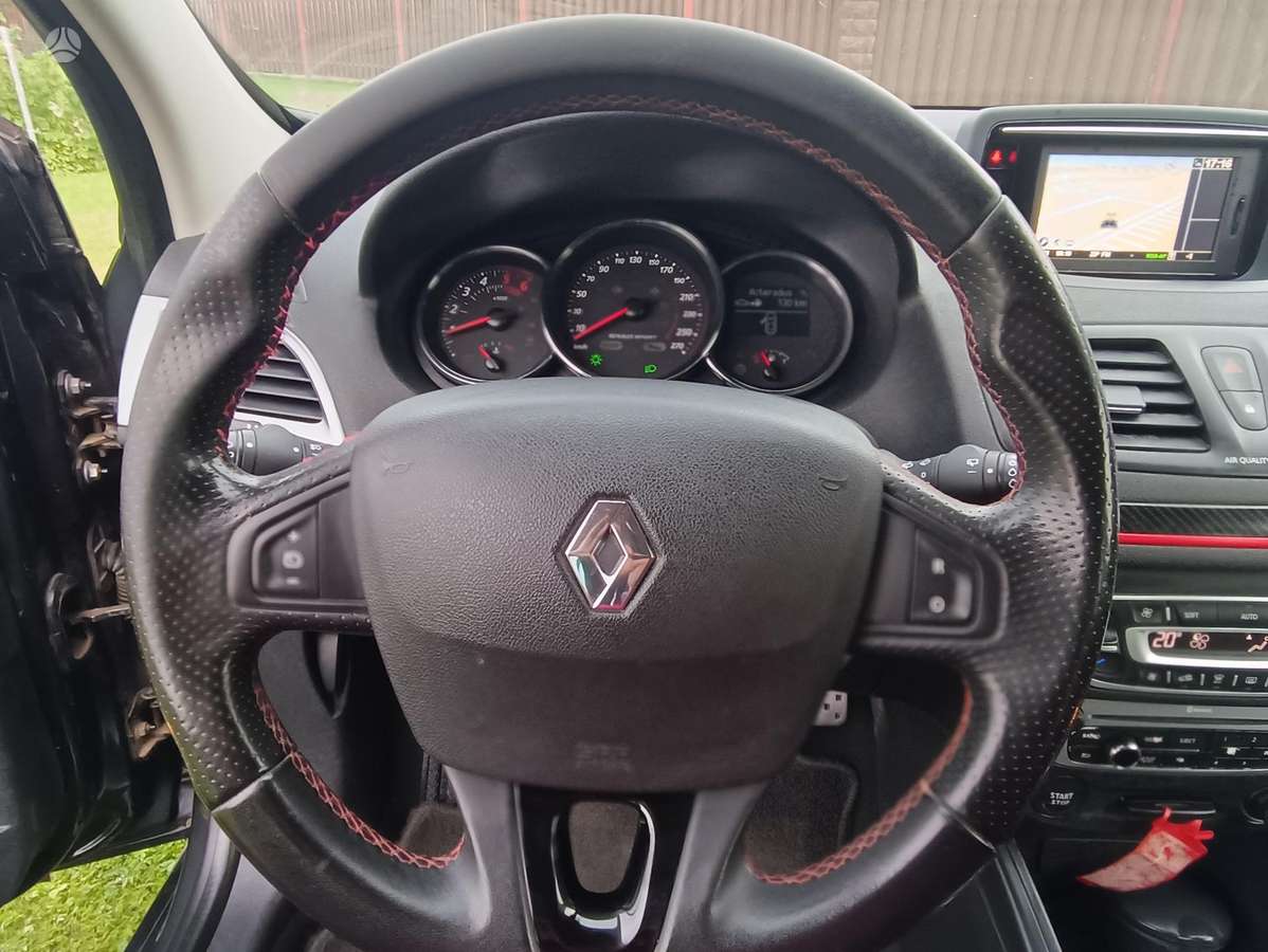 Renault Megane 2012 — photo 16