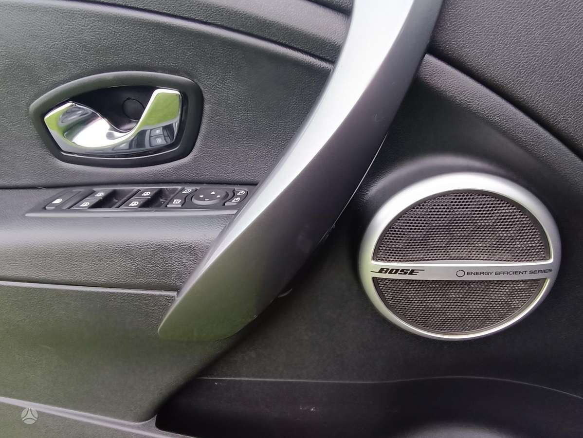 Renault Megane 2012 — photo 19