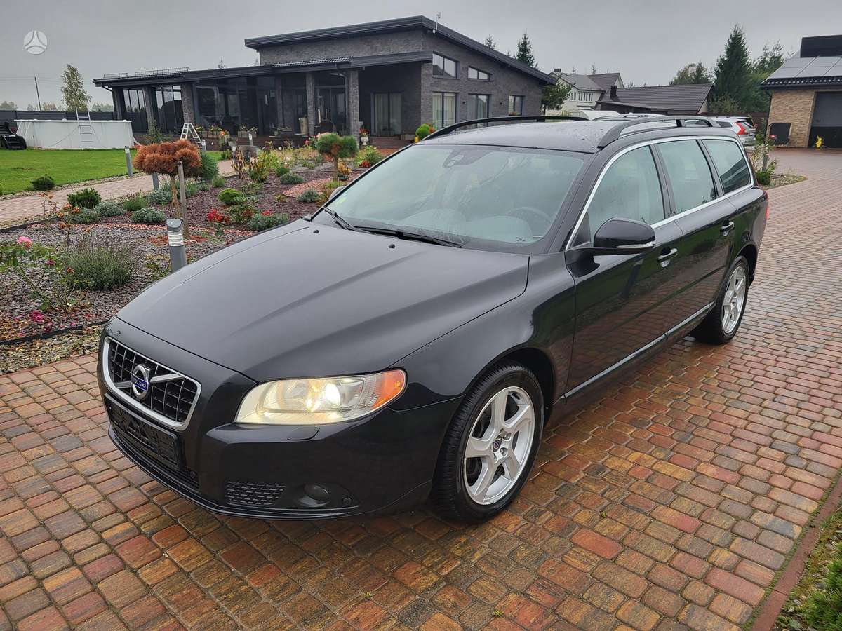 Volvo V70 2012 — photo 10