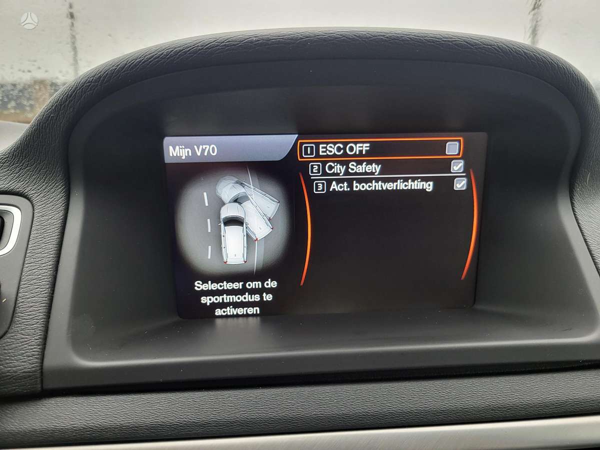 Volvo V70 2012 — photo 25