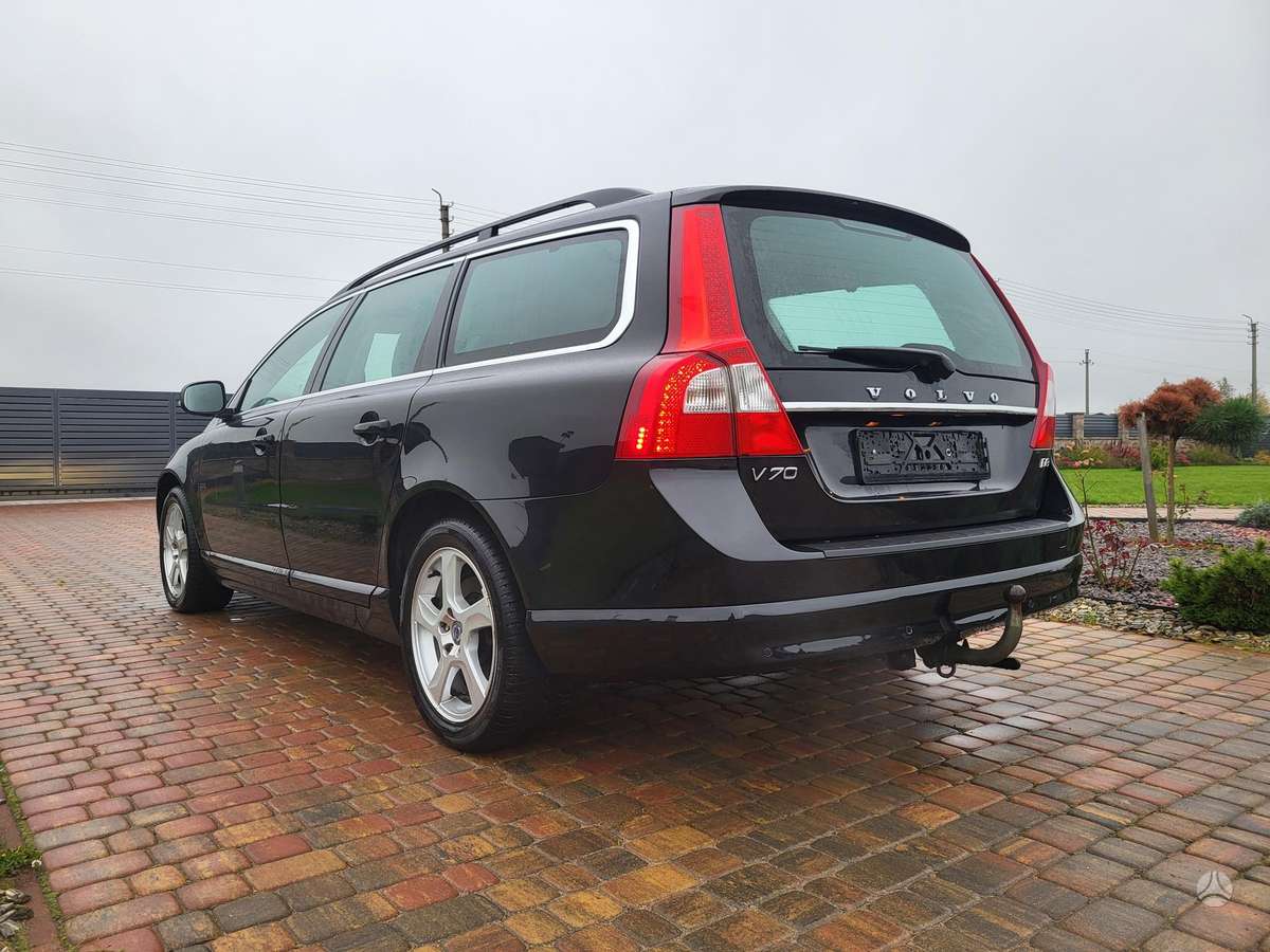 Volvo V70 2012 — interior