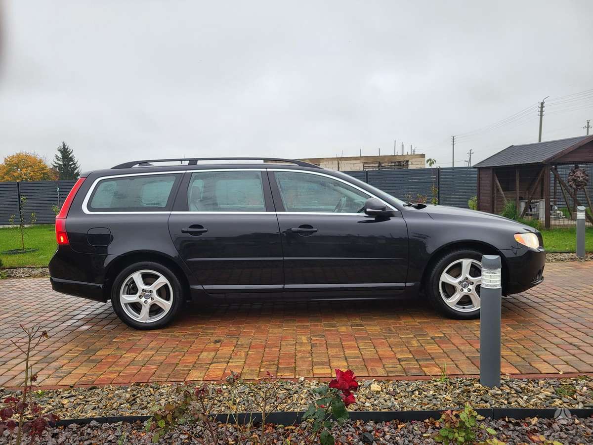Volvo V70 2012 — photo 7