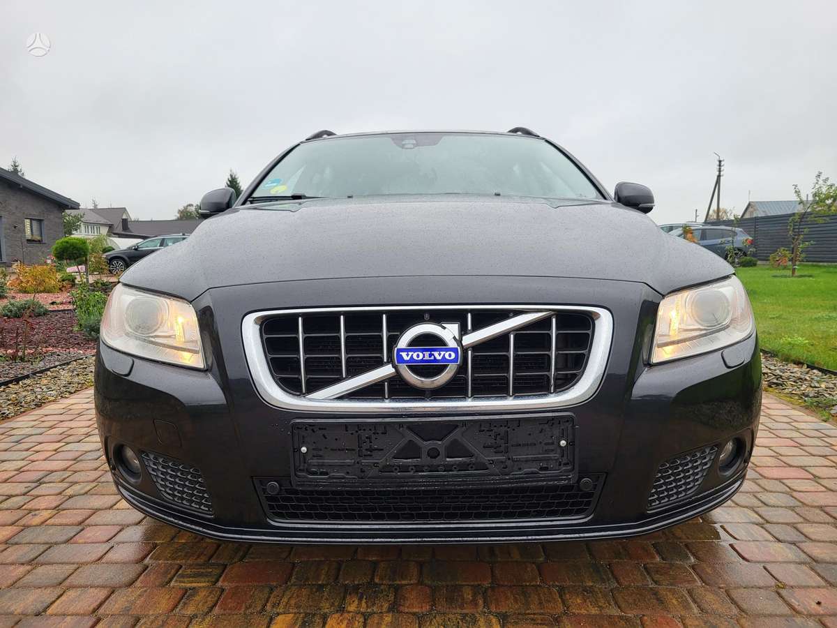 Volvo V70 2012 — photo 8