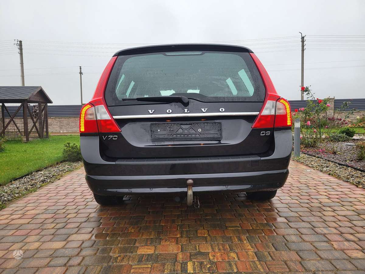 Volvo V70 2012 — photo 9