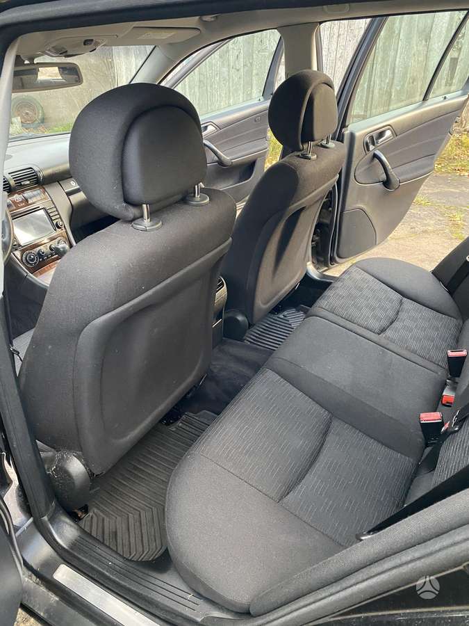 Mercedes-Benz C220 2005 — photo 6