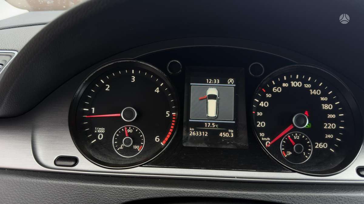 Volkswagen Passat 2011 — photo 10