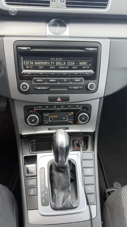 Volkswagen Passat 2011 — photo 9