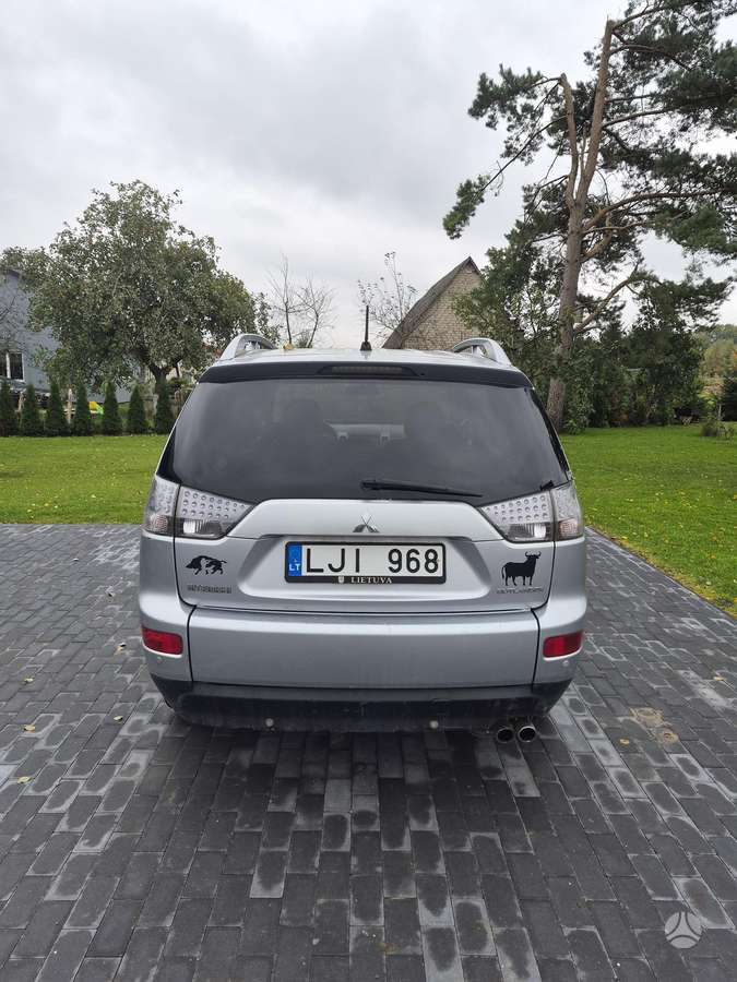 Mitsubishi Outlander 2007 — rear view