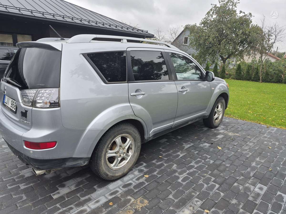 Mitsubishi Outlander 2007 — interior