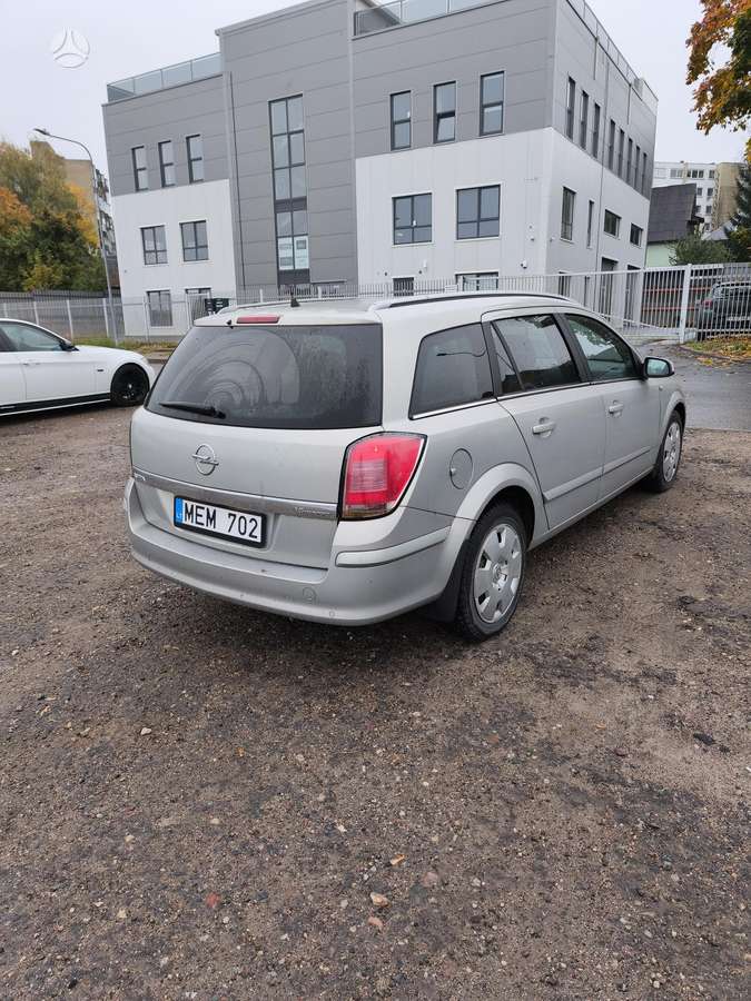 Opel Astra 2004 — двигун 1598 cm³, 105 HP (77kW)