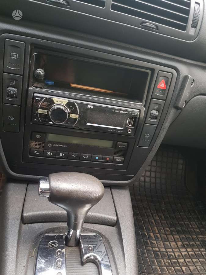 Volkswagen Passat 2004 — photo 15