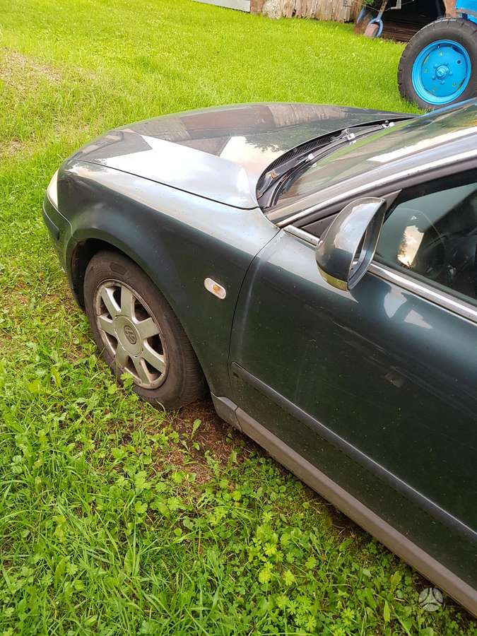 Volkswagen Passat 2004 — photo 9