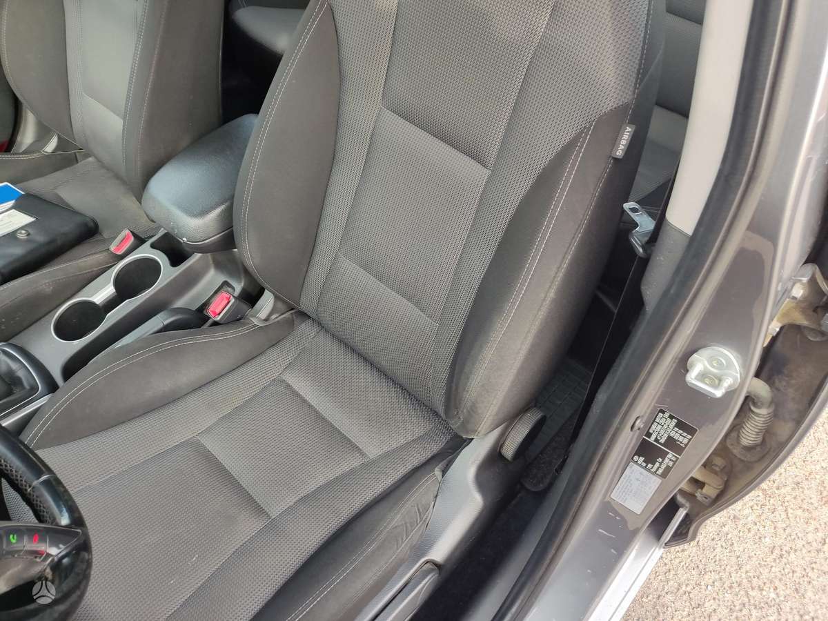 Hyundai i30 2013 — photo 15