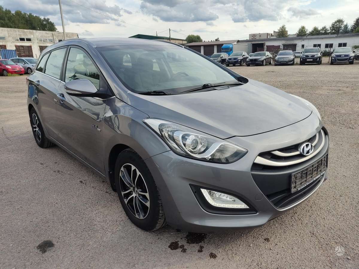 Hyundai i30 2013 — engine 1591 cm³, 135 HP (99kW)