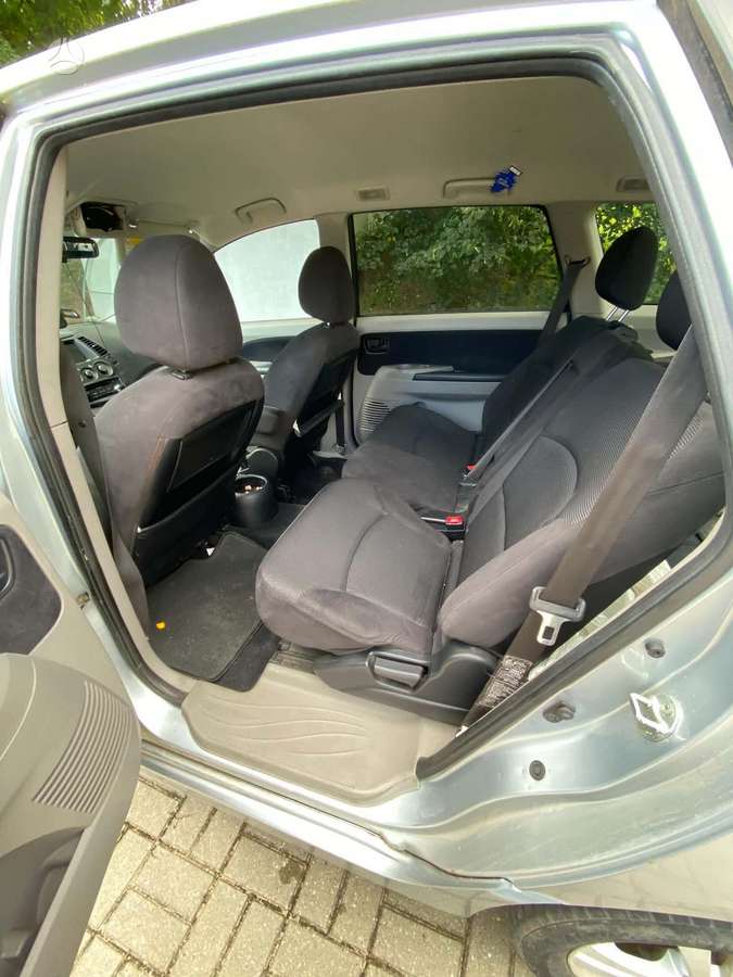 Mitsubishi Grandis 2006 — photo 5