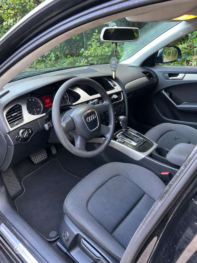 Audi A4 2009 — interior