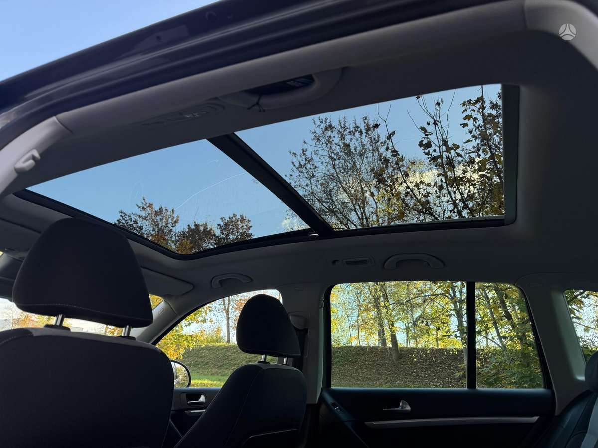Volkswagen Tiguan 2012 — photo 11