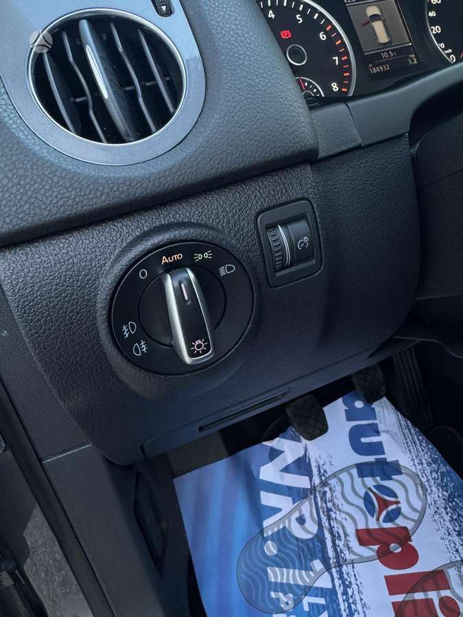 Volkswagen Tiguan 2012 — photo 19