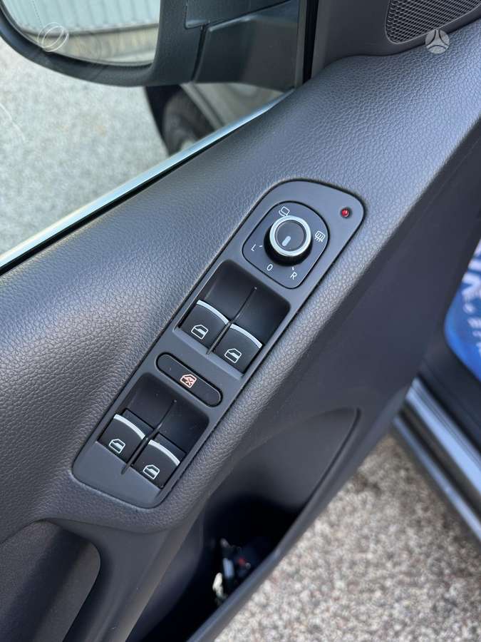 Volkswagen Tiguan 2012 — photo 22