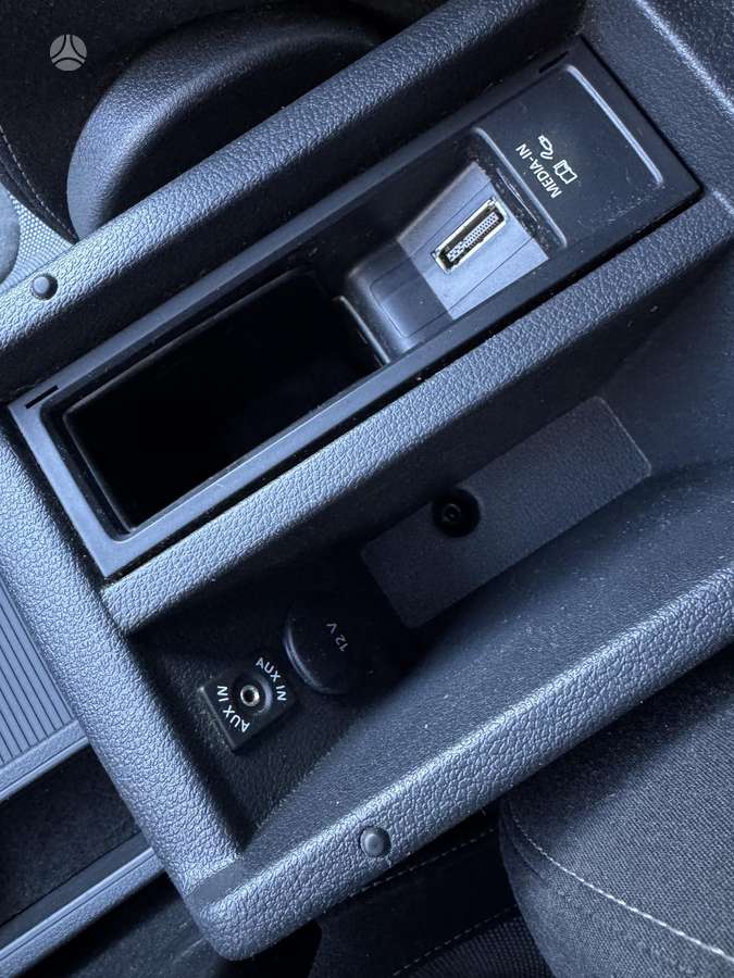 Volkswagen Tiguan 2012 — photo 24