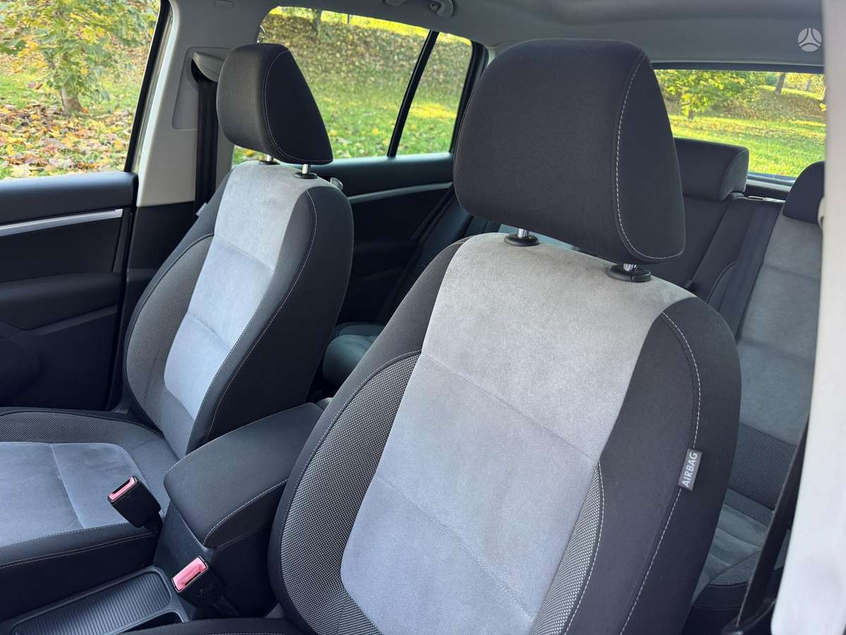 Volkswagen Tiguan 2012 — photo 8