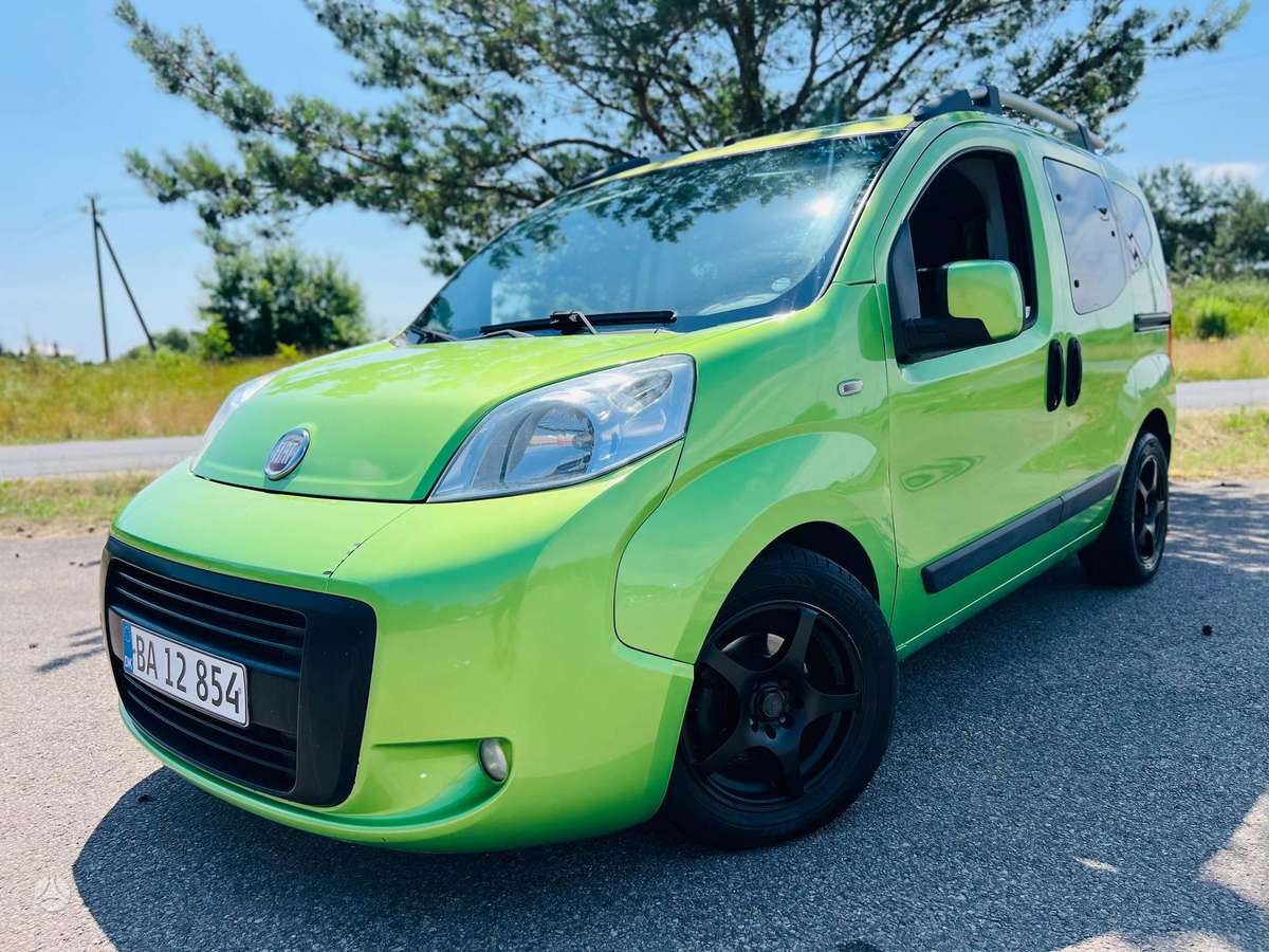 Fiat Qubo 2011 — салон