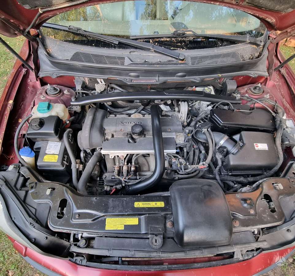 Volvo XC90 2004 — engine 2521 cm³, 209 HP (154kW)