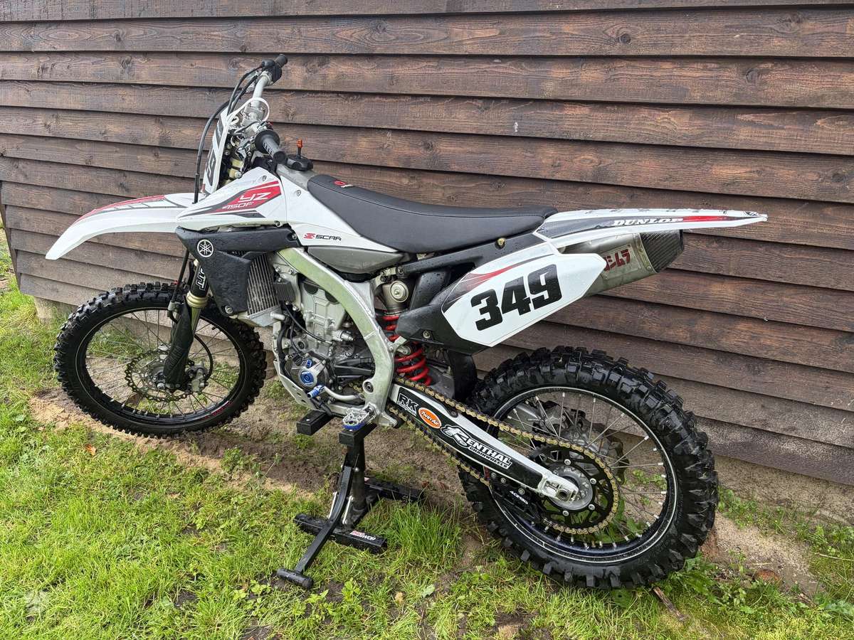 Yamaha YZF 2014 — engine 450 cm³