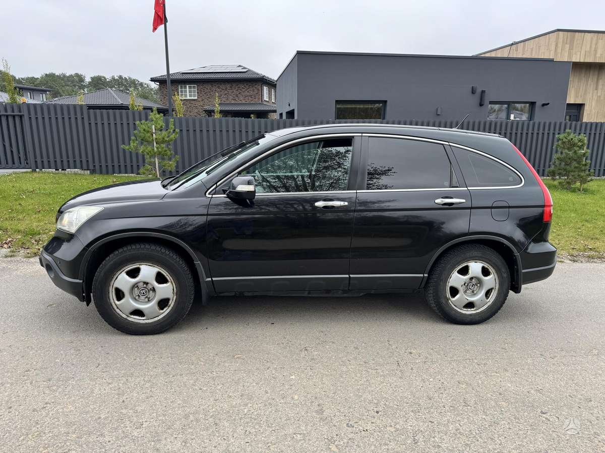 Honda CR-V 2008 — rear view