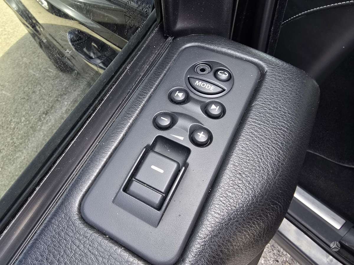 Land Rover 2009 — photo 21